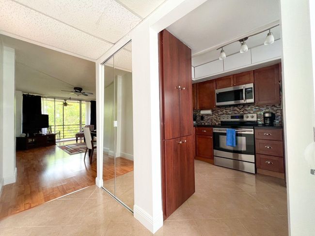 APT-3A - 113 Royal Park Dr, Condo with 2 bedrooms, 2 bathrooms and null parking in Oakland Park FL | Image 12