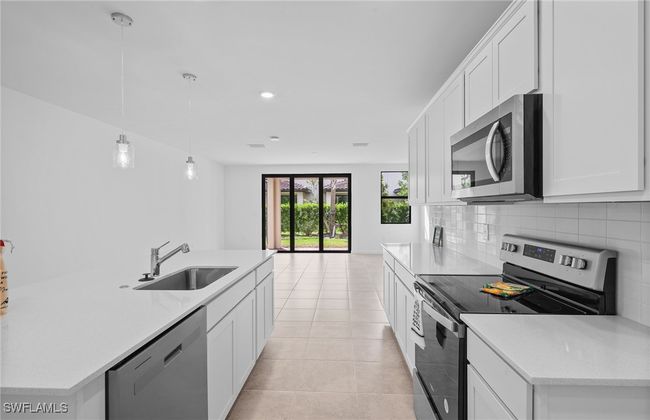 1661 Lake Jessup Cir, Townhouse with 3 bedrooms, 3 bathrooms and null parking in CAPE CORAL FL | Image 10
