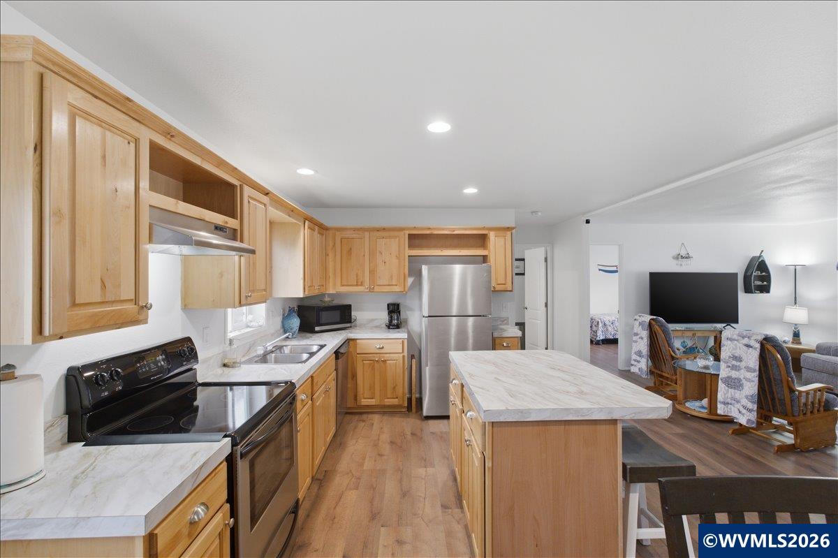 Residential in Lincoln City 4