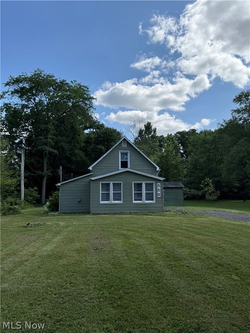 556 Champion Ave E, Warren, OH, 44483-1507 | Card Image
