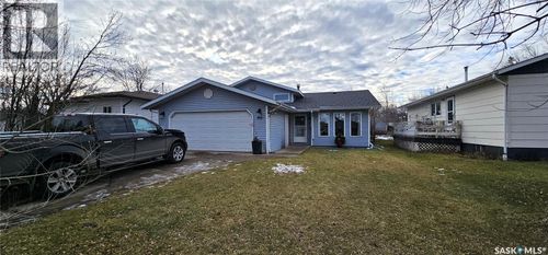 914 108th Ave, Tisdale, SK, S0E1T0 | Card Image