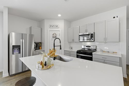 112 Bing Cir, San Marcos, TX, 78666-5802 | Card Image