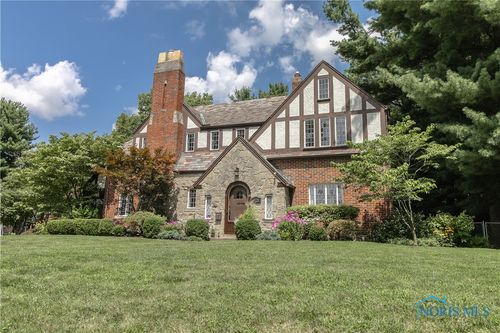 4028 Brookside Rd, Ottawa Hills, OH, 43606-2311 | Card Image