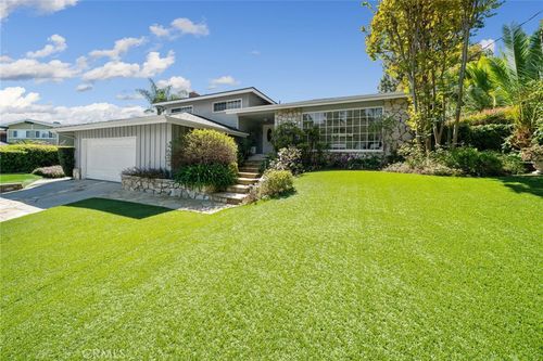 4420 Conchita Way, Tarzana, CA, 91356-4902 | Card Image