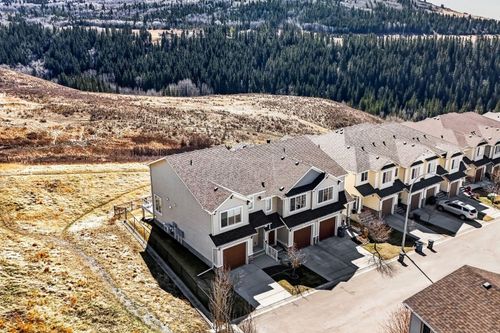 205 Sunset Point, Cochrane, AB, T4C0L2 | Card Image