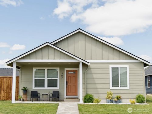 507 Powell Ave, Winlock, WA, 98596-8904 | Card Image