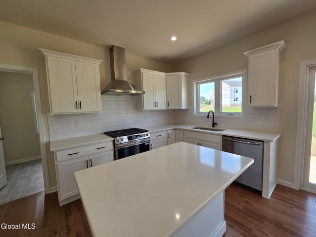 37 Jack Dr, House other with 3 bedrooms, 3 bathrooms and 4 parking in Mechanicville NY | Image 9