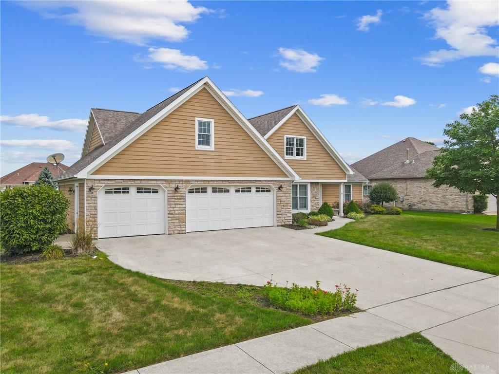 Hermosa Dr, Troy, OH 45373