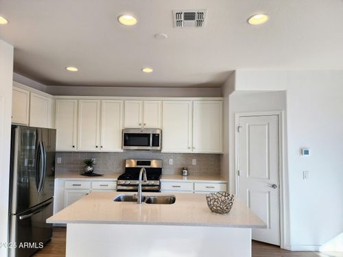 4240 S 58th Ave, Phoenix, AZ, 85043-6410 | Card Image