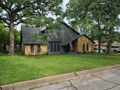 606 Queens Rd, Denison, TX, 75020-4126 | Card Image