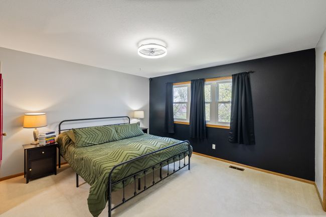 6923 Northview Dr, Home with 3 bedrooms, 3 bathrooms and null parking in Urbandale IA | Image 22