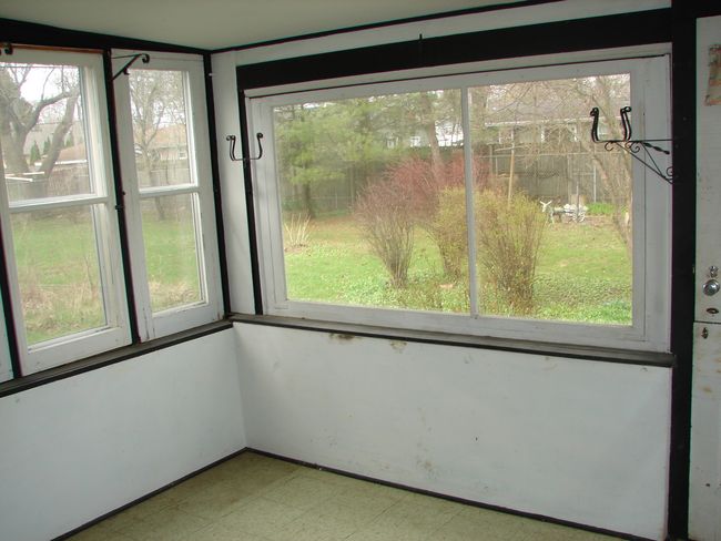 Nice 3 season room which easily could be 4 season | Image 18