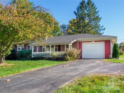 203 Oak Grove Rd, East Flat Rock, NC, 28726-2909 | Card Image