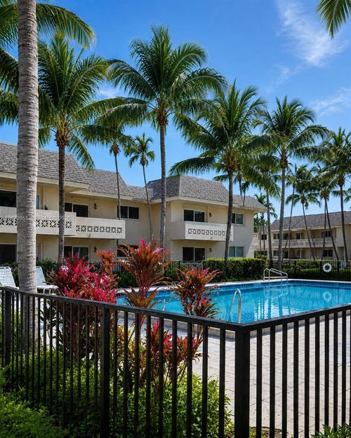 227-14500 Sw 88th Ave, Palmetto Bay, FL, 33176-8082 | Card Image