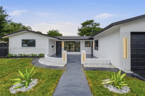 4711 Ne 18th Ave, Oakland Park, FL, 33334 | Card Image