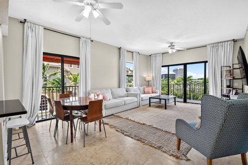 402-1620 Presidential Way, West Palm Beach, FL, 33401-1861 | Card Image