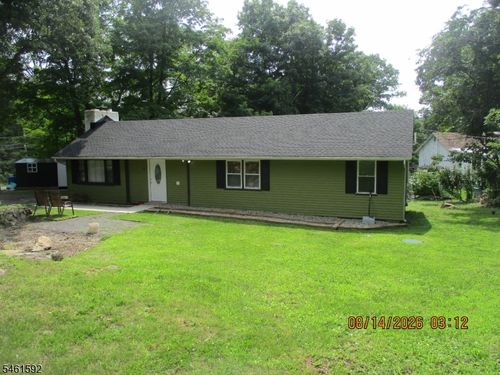 4 Mohawk Trl, Andover, NJ, 07821-5825 | Card Image