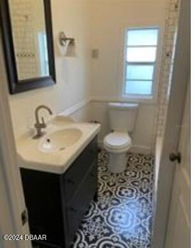 RESTROOM AREA (ALL TILED) | Image 13
