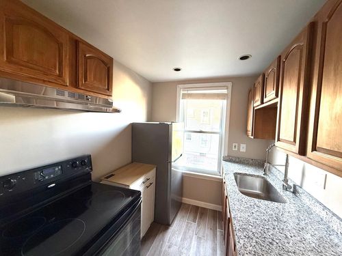 2-304 Cambridge St, Fall River, MA, 02721-2678 | Card Image