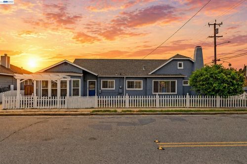 3710 Smith St, Union City, CA, 94587-2612 | Card Image