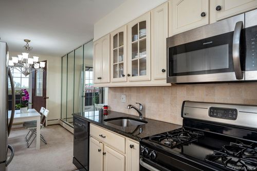 5a-135 Post Ave, Westbury, NY, 11590-3160 | Card Image