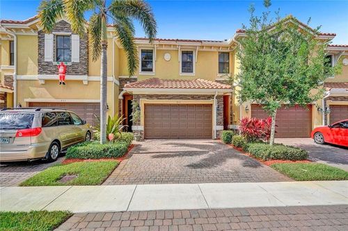 821-821 E Village Cir, Davie, FL, 33325-4429 | Card Image
