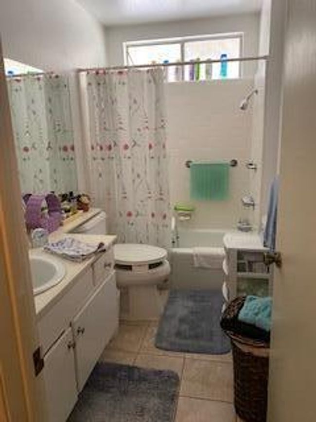 Full Bathroom | Image 9