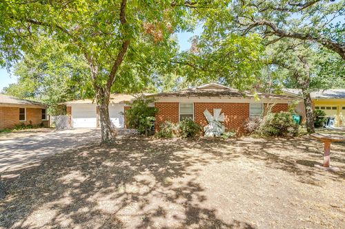 7205 Robinhood Lane, Fort Worth, TX, 76112 | Card Image