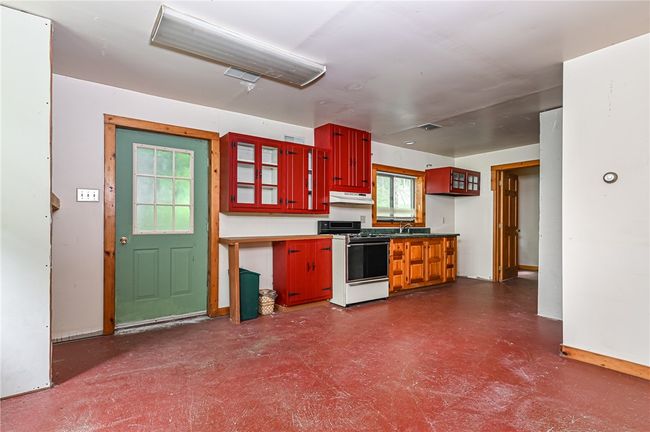117 Oak Dr, House other with 3 bedrooms, 3 bathrooms and 5 parking in Forward Twp - BUT PA | Image 46