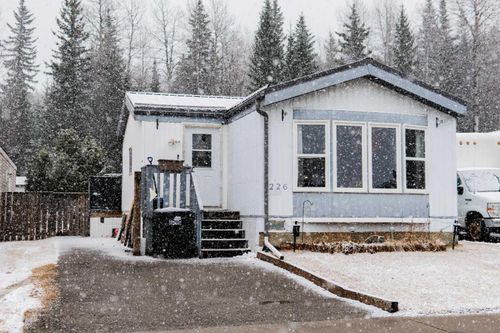 226 Skogg Ave, Hinton, AB, T7V1A6 | Card Image