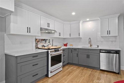 102-12121 Centralia St, Lakewood, CA, 90715-1581 | Card Image