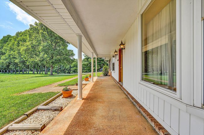 04-Porch | Image 4