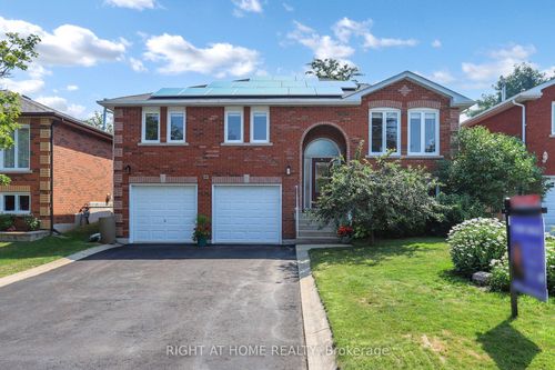93 Compton Cres, Bradford, ON, L3Z2X7 | Card Image