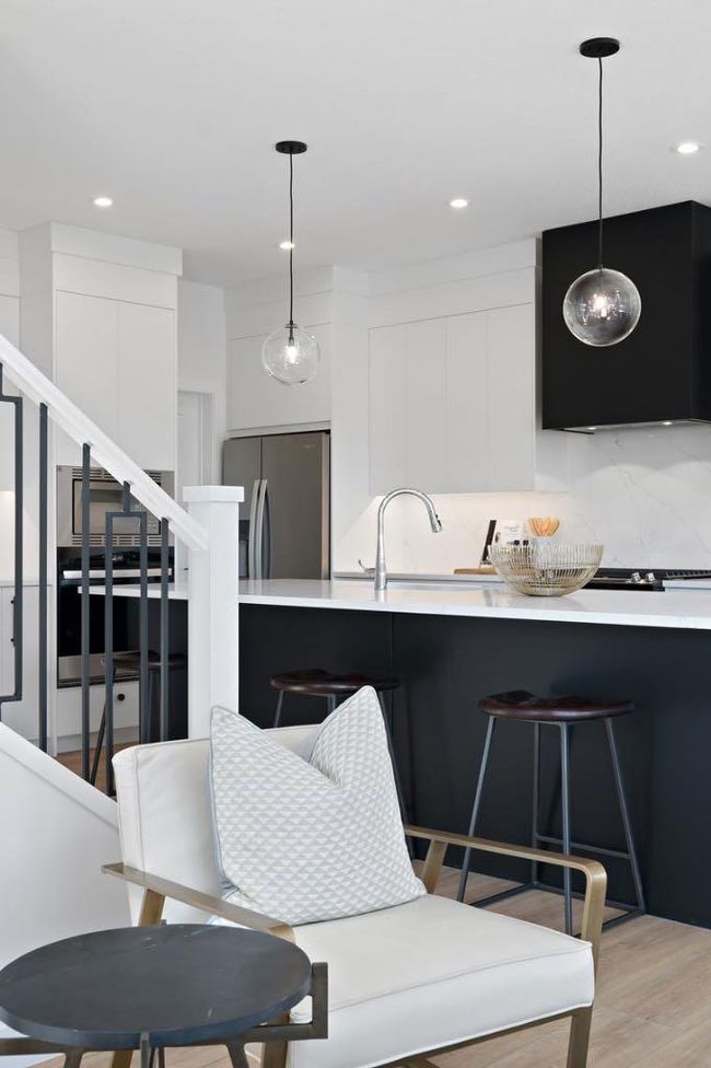 136 Carringvue Pl Nw, House other with 3 bedrooms, 3 bathrooms and 4 parking in Calgary AB | Image 13
