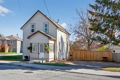 95 Main St E, Almonte, ON, K0A1A0 | Card Image
