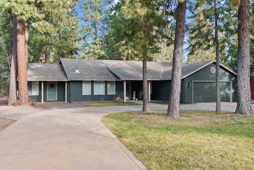 19276 Kiowa Rd, Bend, OR, 97702-9174 | Card Image