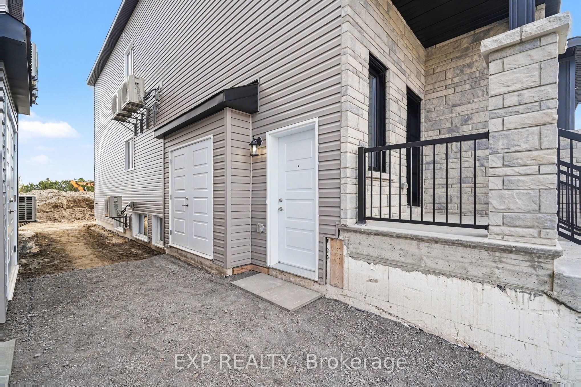 Residential Lease in Russell 2