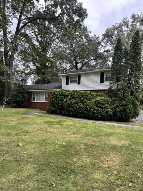 815 Westwood Dr, Tullahoma, TN, 37388-2958 | Card Image