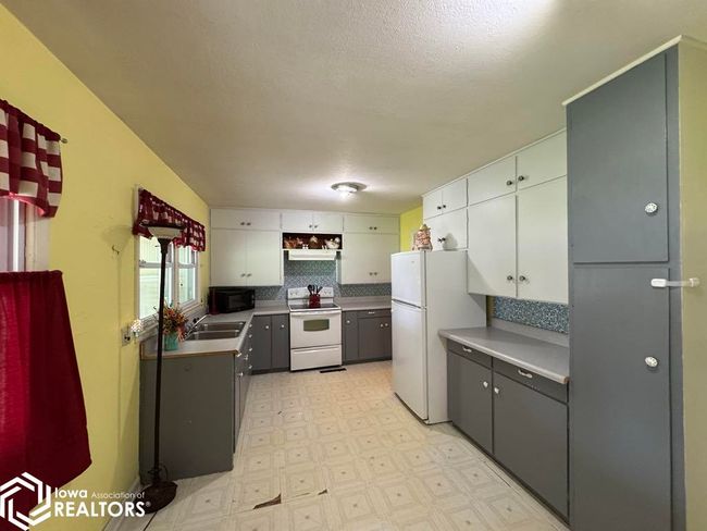 603 N Davis St, House other with 3 bedrooms, 1 bathrooms and null parking in Bloomfield IA | Image 13