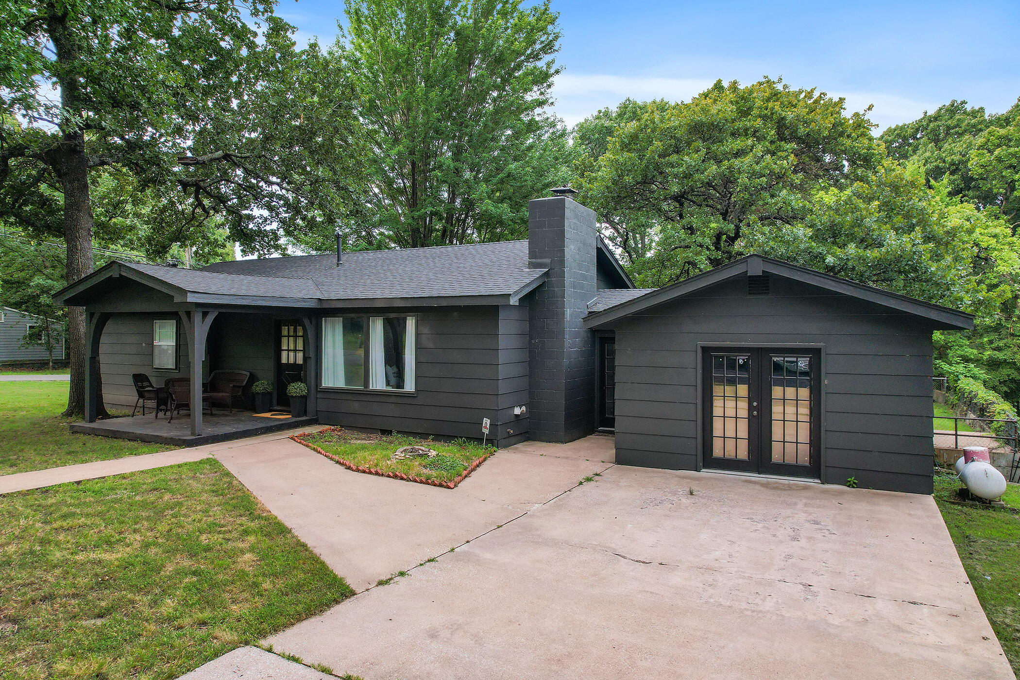 Le Ann Ln, Afton, OK 74331