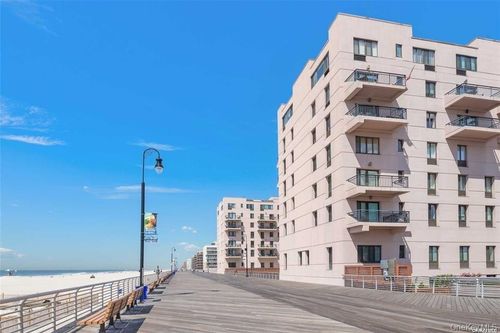 apt-2p-100 W Broadway, Long Beach, NY, 11561-4001 | Card Image