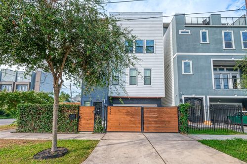 2424 Hadley St, Houston, TX, 77003-6018 | Card Image