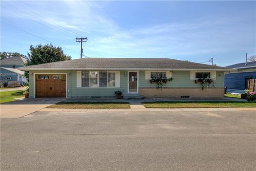 207 2nd St, Pepin, WI, 54759-7701 | Card Image
