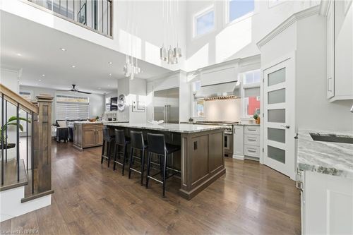 8 Arnold St, Turkey Point, ON, N0E1T0 | Card Image