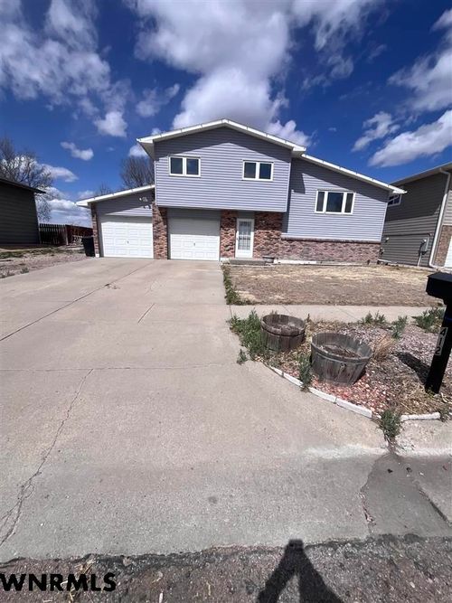 412 31st Ter, Alliance, NE, 69301-2043 | Card Image