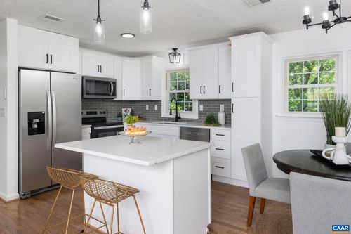 2208 Banbury St, CHARLOTTESVILLE, VA, 22901-2956 | Card Image