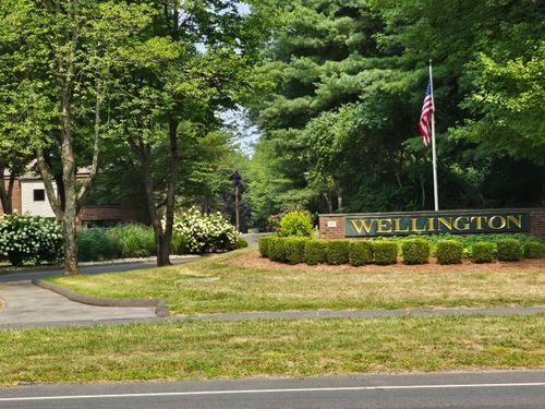 18-18 Wellington Dr, Farmington, CT, 06032-3205 | Card Image