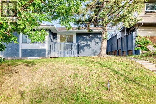 8426 Berkley Rd Nw, Calgary, AB, T3K1B4 | Card Image