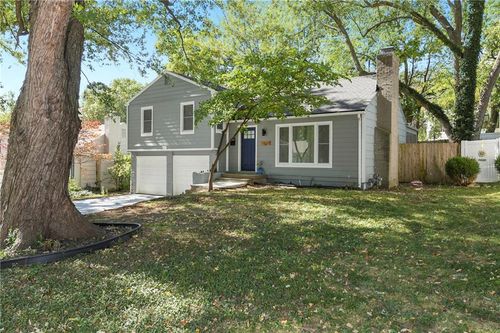 7636 Windsor St, Prairie Village, KS, 66208-4022 | Card Image