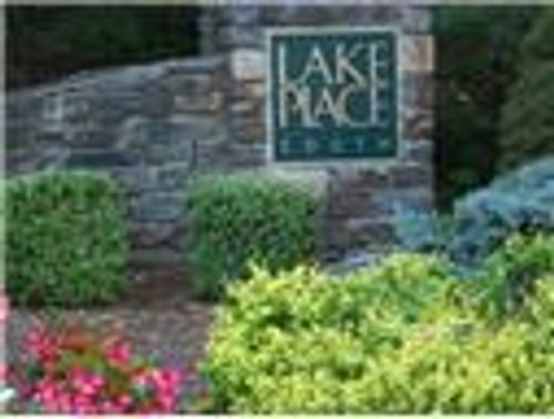 15-104-12 Boulevard Dr, Danbury, CT, 06810-7241 | Card Image